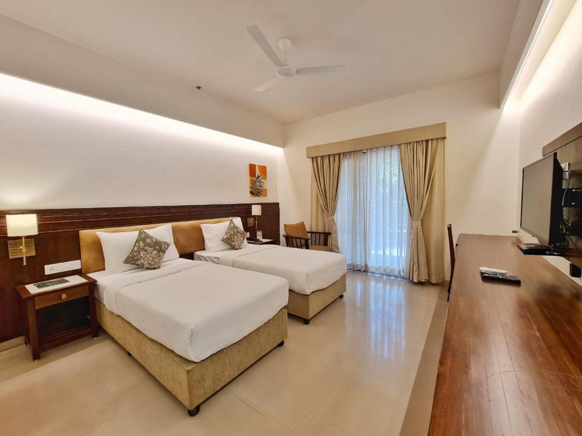 The Pavillion Hotel Kolhapur Exterior photo