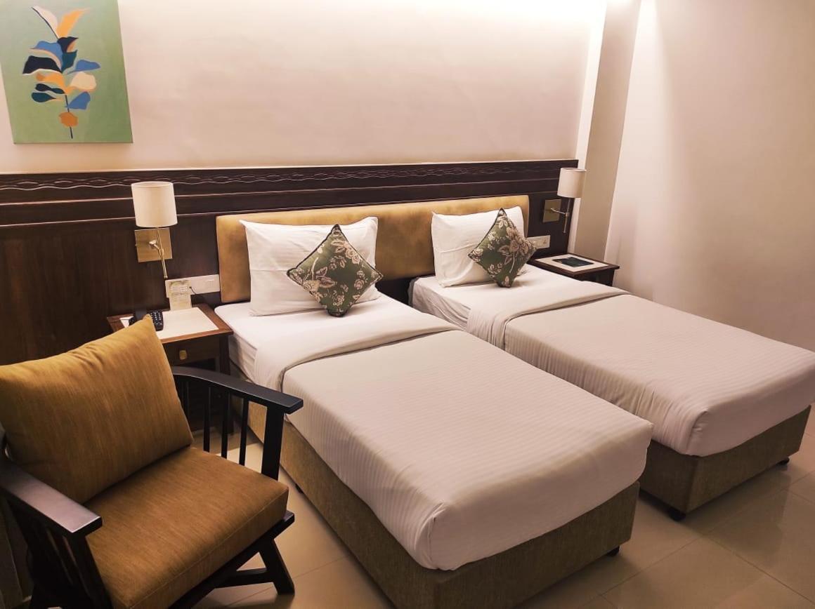 The Pavillion Hotel Kolhapur Exterior photo