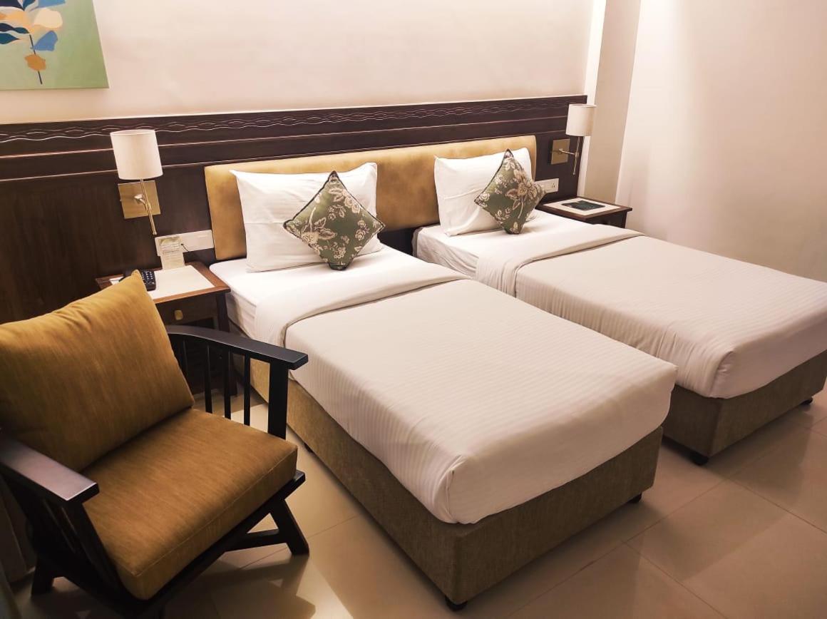The Pavillion Hotel Kolhapur Exterior photo