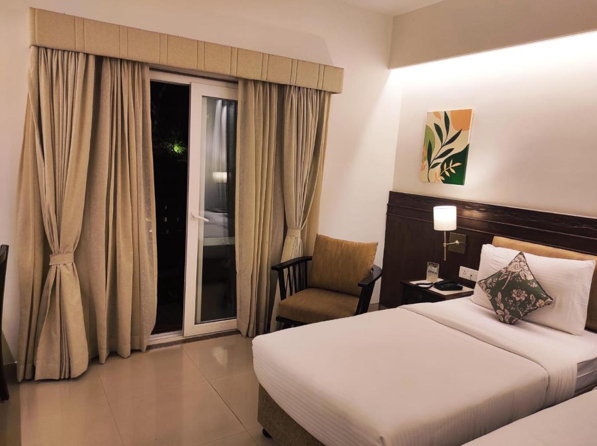 The Pavillion Hotel Kolhapur Exterior photo