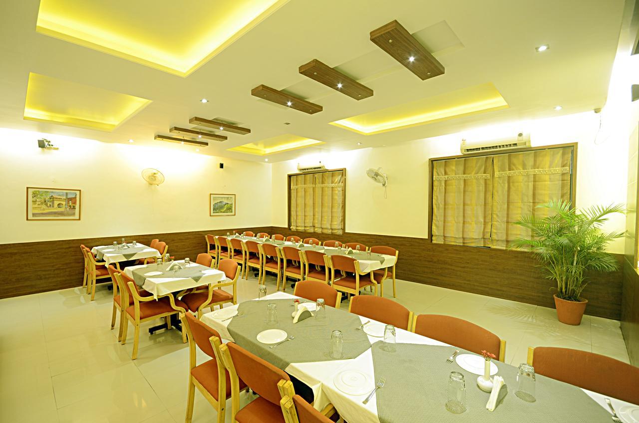 The Pavillion Hotel Kolhapur Exterior photo