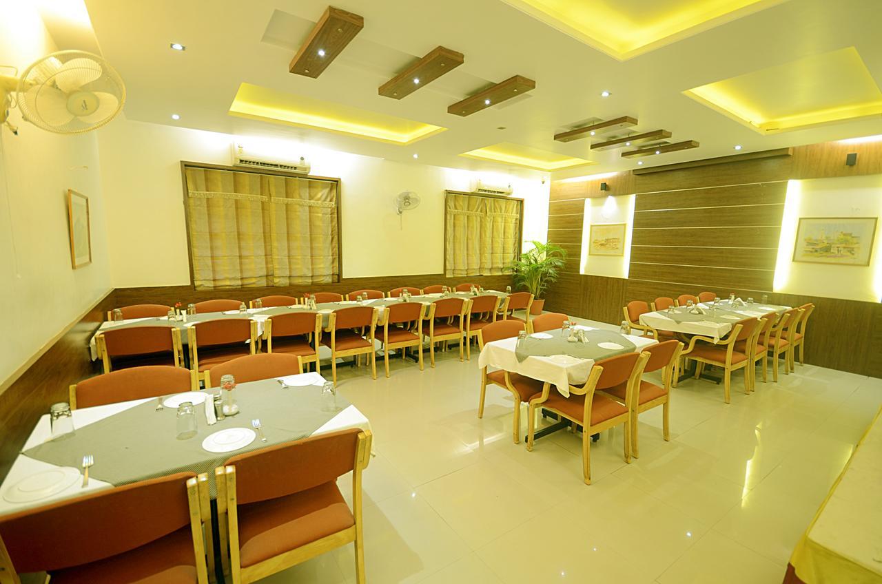 The Pavillion Hotel Kolhapur Exterior photo