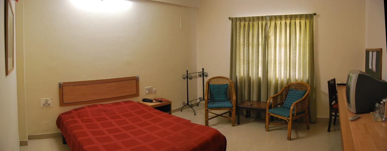 The Pavillion Hotel Kolhapur Exterior photo