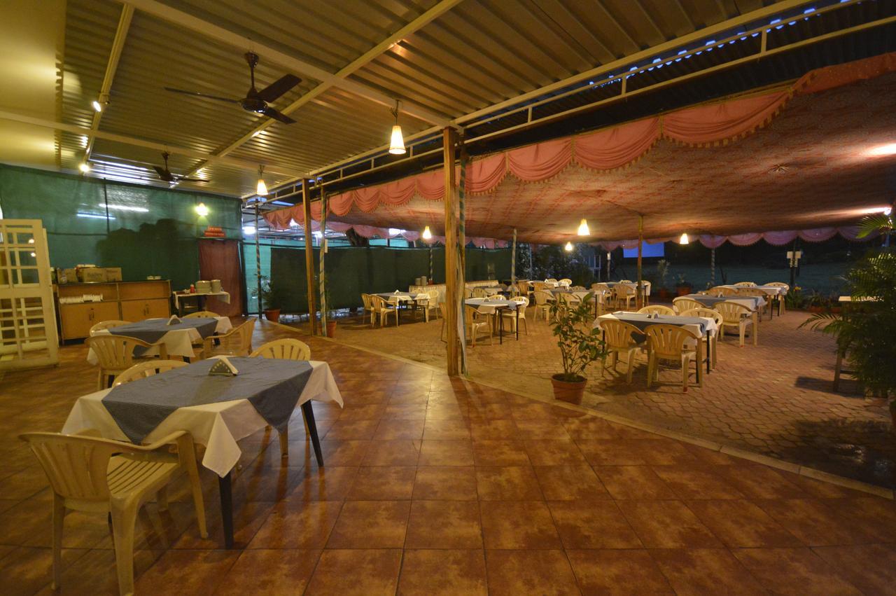 The Pavillion Hotel Kolhapur Exterior photo